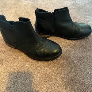 Sorel Emelie Chelsea Waterproof Boots Booties Black Leather Women's Sz 7.5